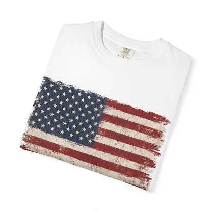 Distressed American Flag T-Shirt — Vintage USA Patriotic Tee